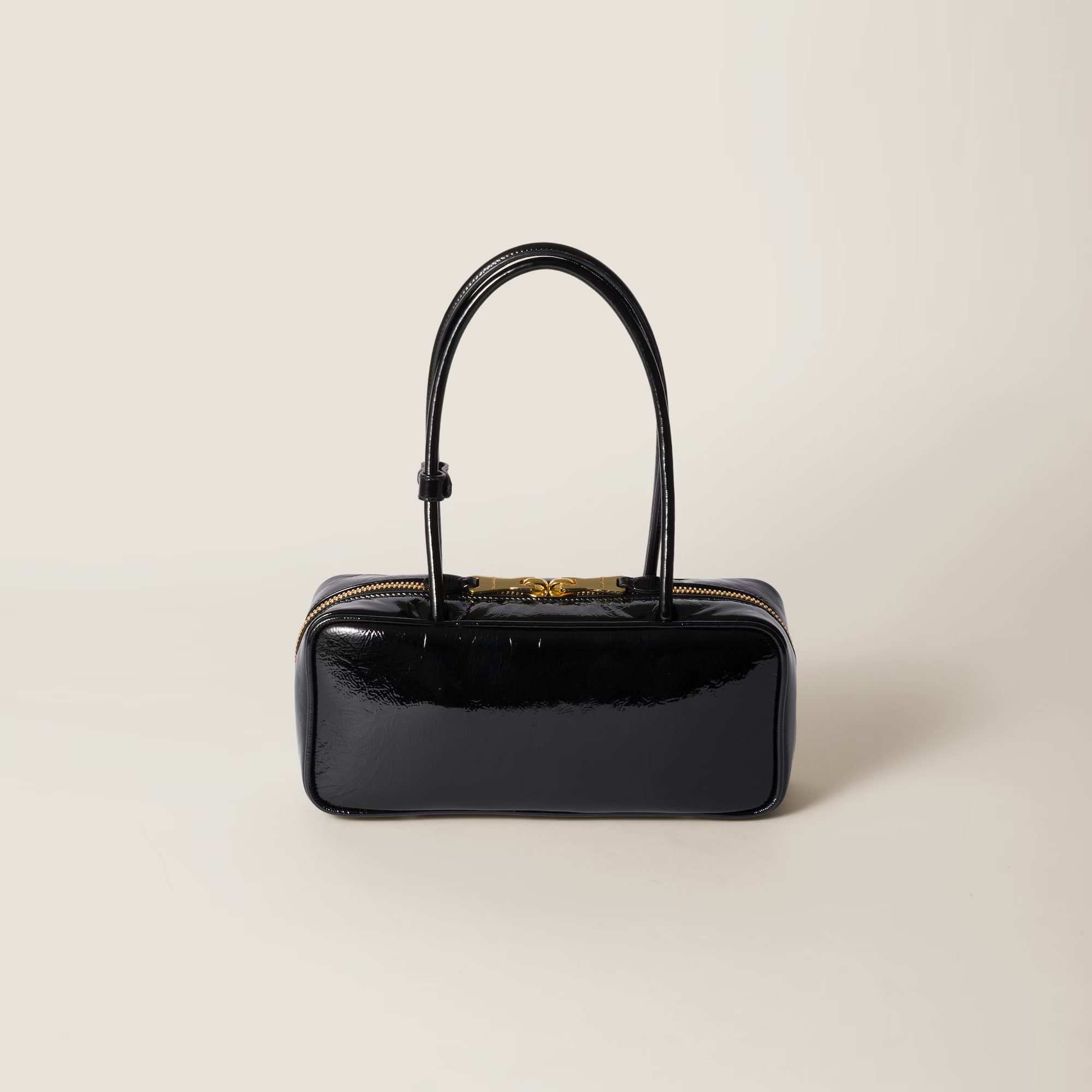 MIUMIU漆面皮革手袋